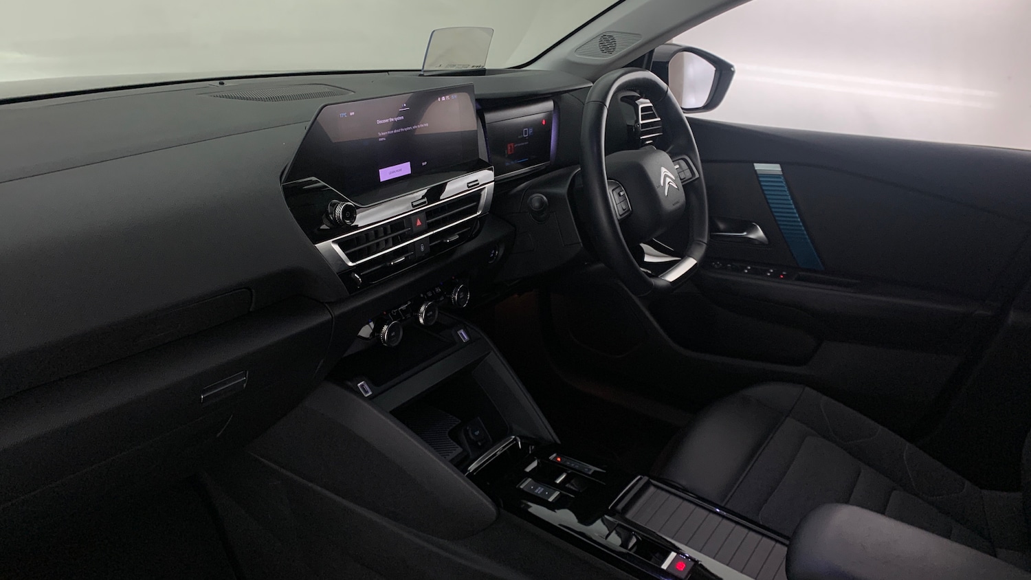 Used Citroen C4 2023 for sale - 76574401: Photo 2