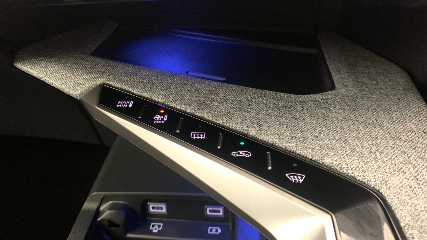 Used Peugeot 3008 2025 for sale - 76359109: Photo 32