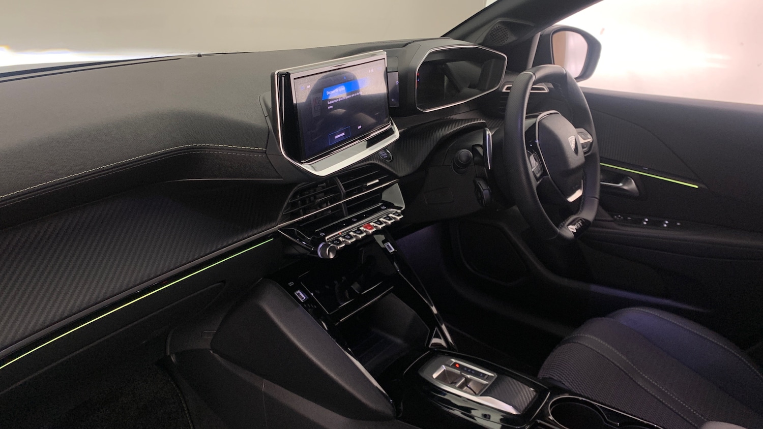 Used Peugeot 208 2025 for sale - 76966094: Photo 2