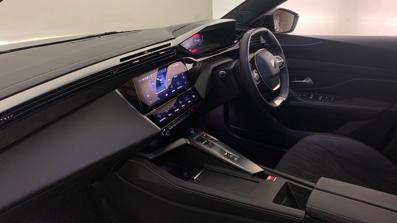 Used Peugeot 408 2024 for sale - 76621425: Photo 2