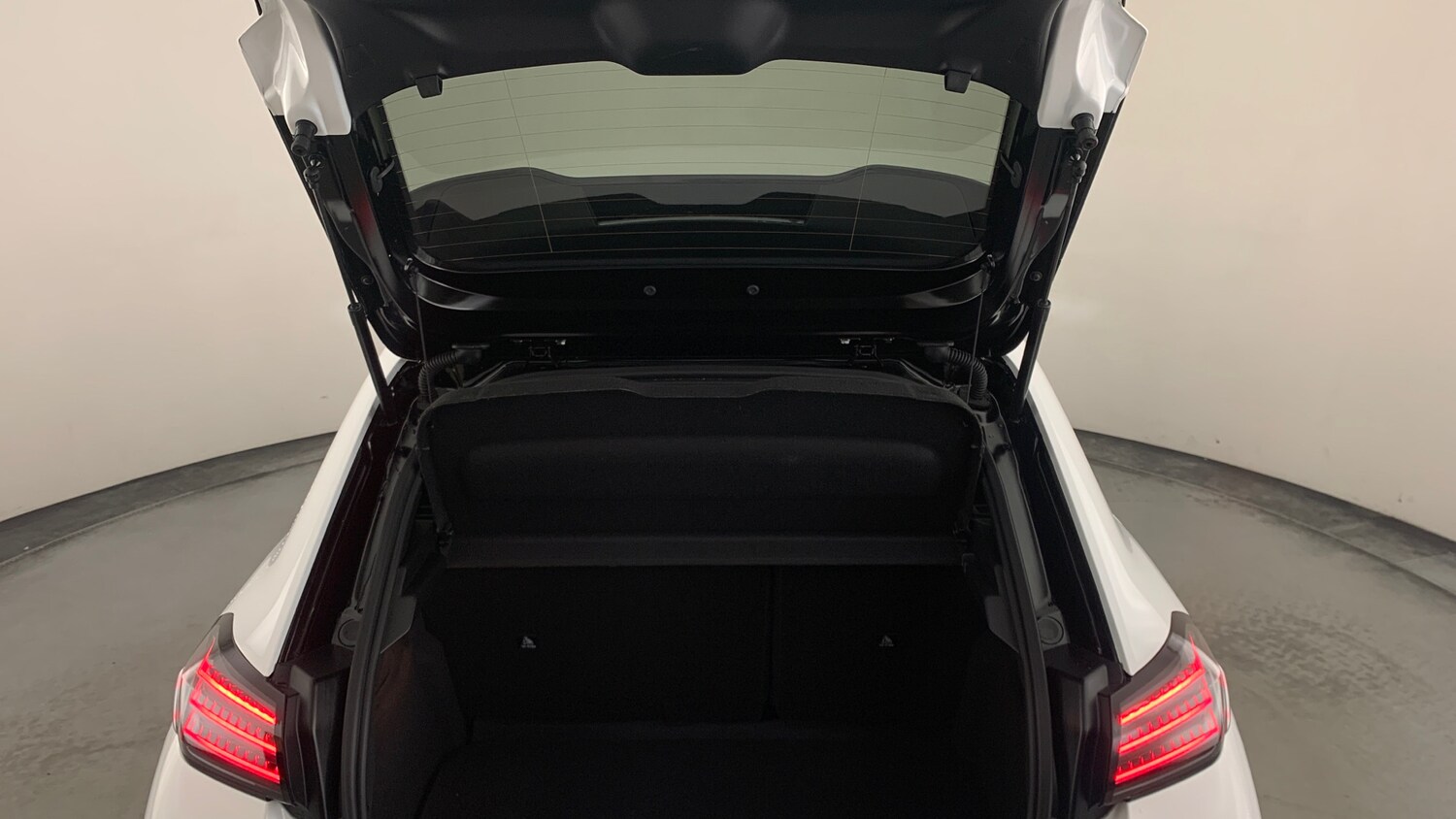 Used Peugeot 208 2025 for sale - 77359779: Photo 6