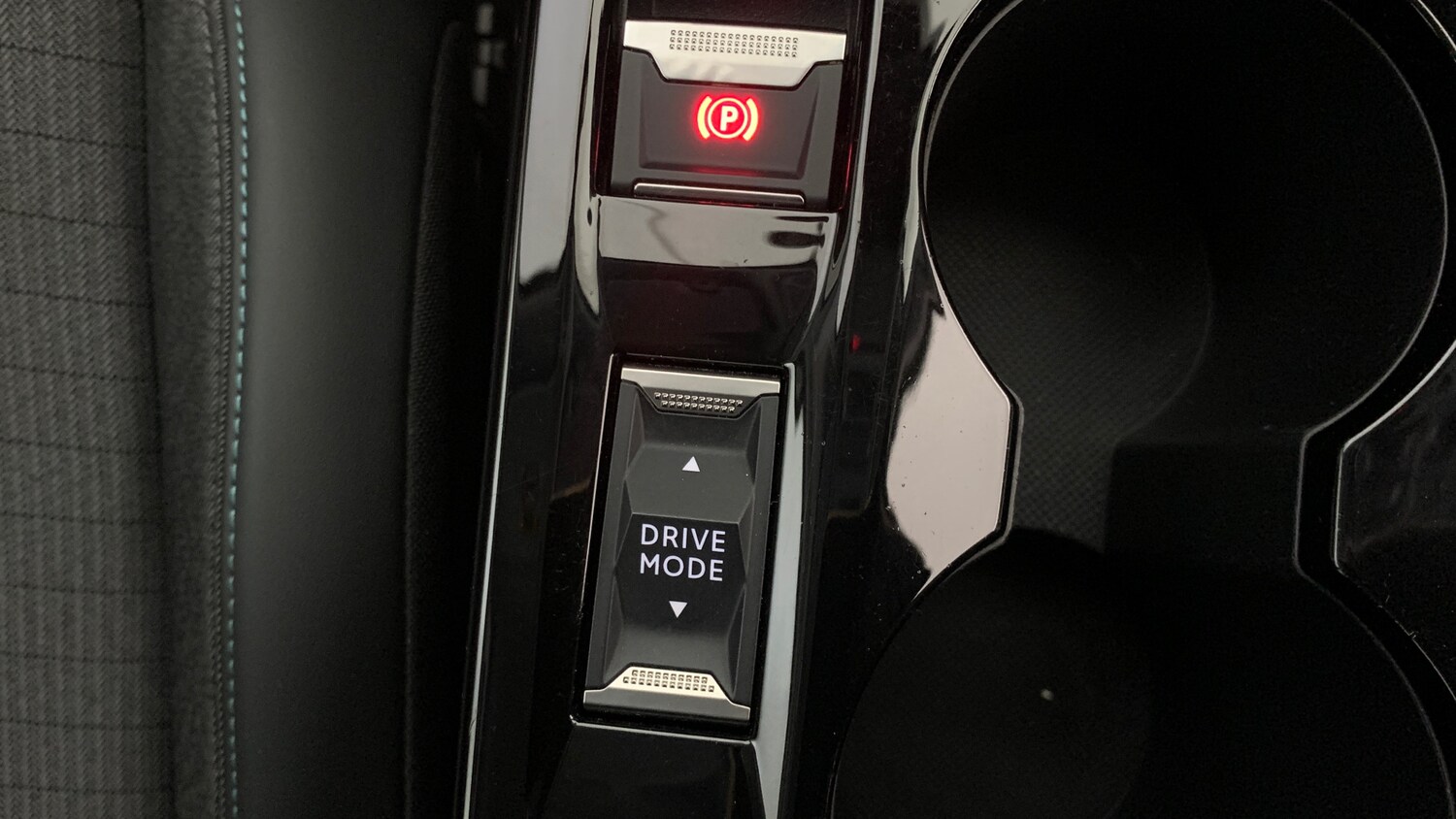 Used Peugeot 2008 2021 for sale - 76574352: Photo 32