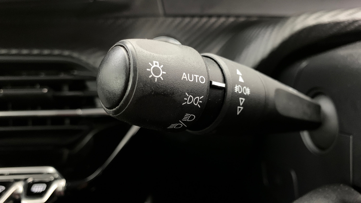 Used Peugeot 2008 2021 for sale - 76574352: Photo 35