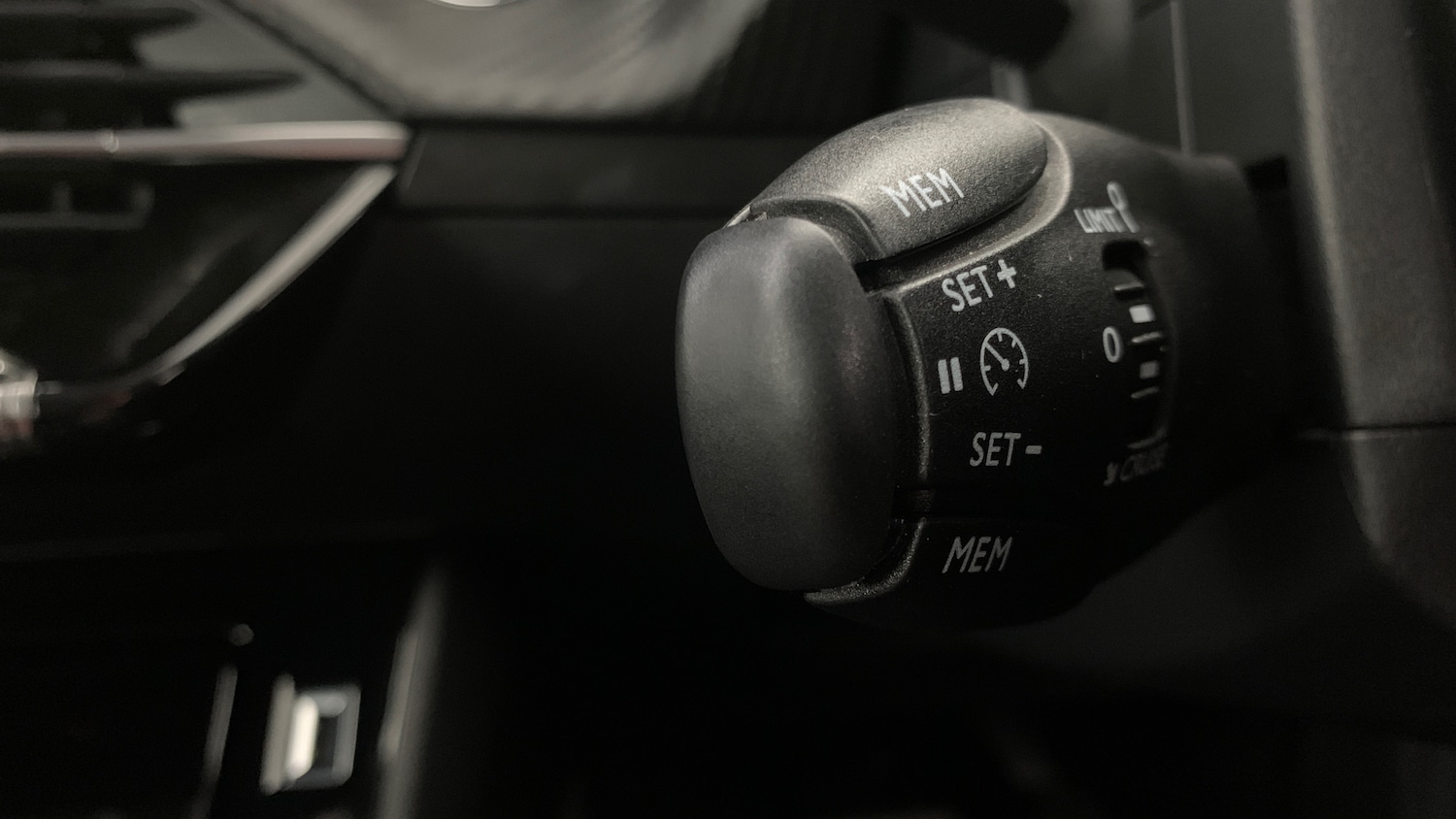 Used Peugeot 2008 2021 for sale - 76574352: Photo 37