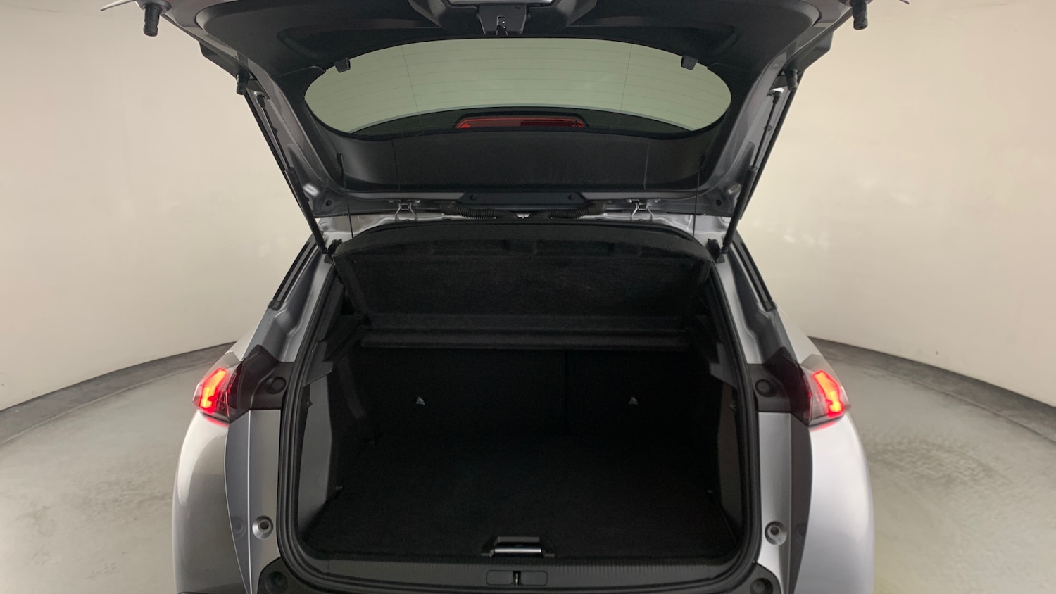 Used Peugeot 2008 2021 for sale - 76574352: Photo 5