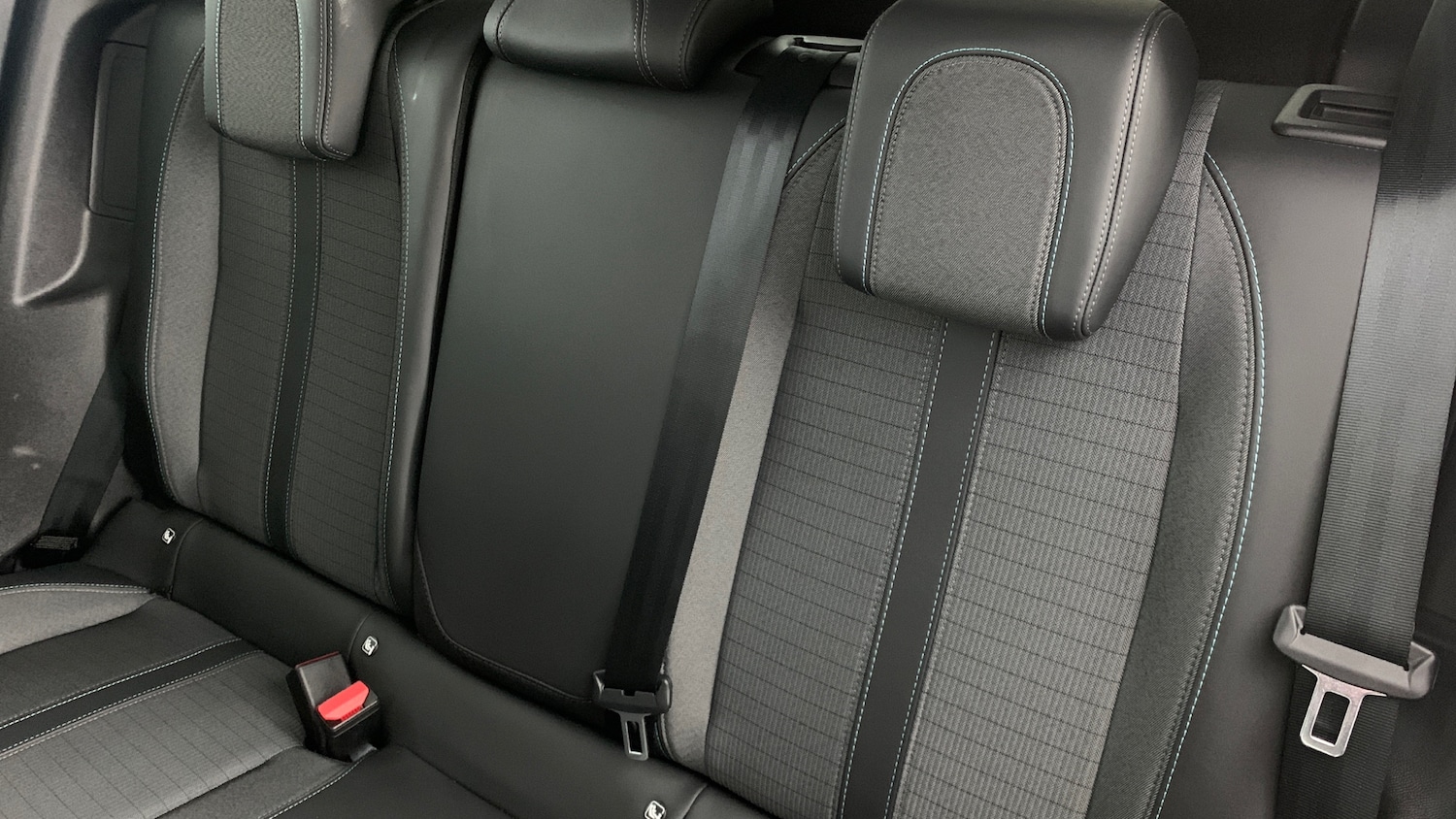 Used Peugeot 2008 2021 for sale - 76574352: Photo 8