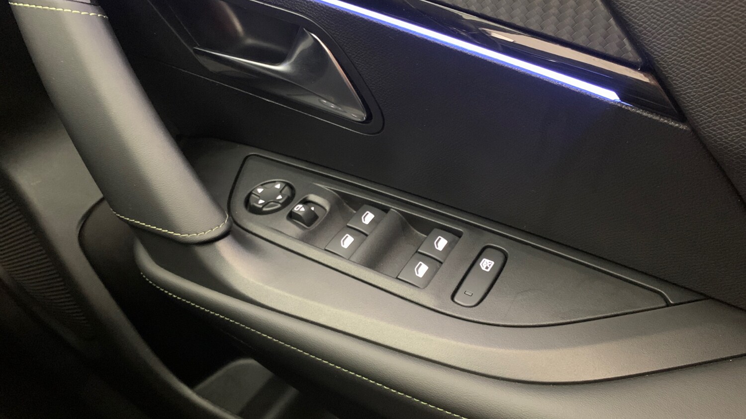 Used Peugeot 2008 2025 for sale - 77697439: Photo 39