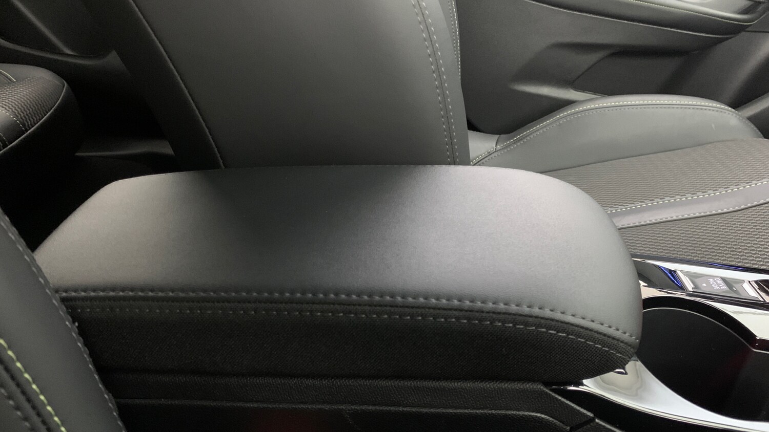 Used Peugeot 2008 2025 for sale - 77697439: Photo 54