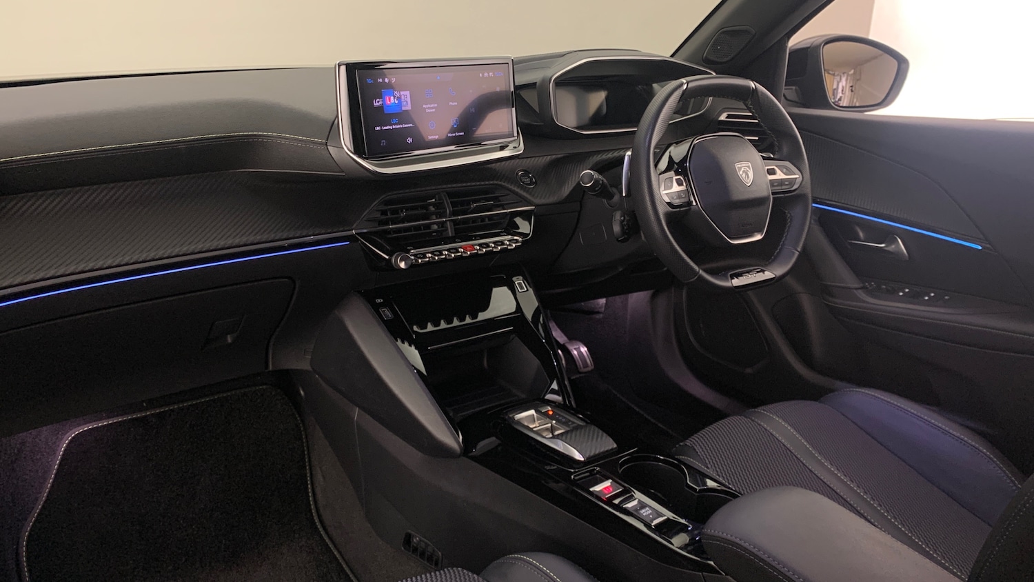 Used Peugeot 2008 2024 for sale - 77511902: Photo 2