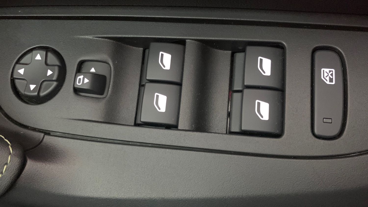 Used Peugeot 2008 2024 for sale - 77042346: Photo 39