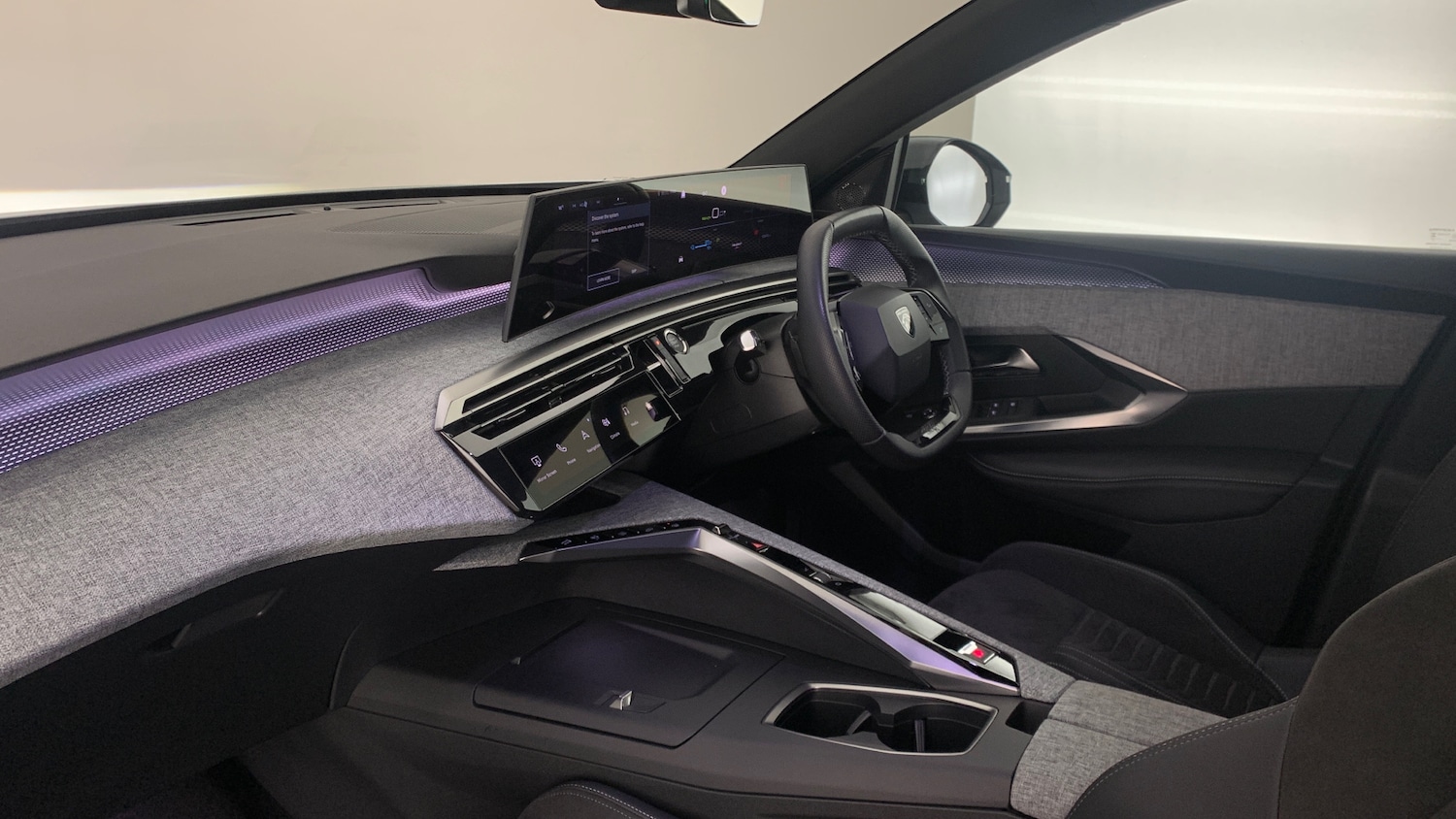 Used Peugeot 3008 2024 for sale - 76110243: Photo 2