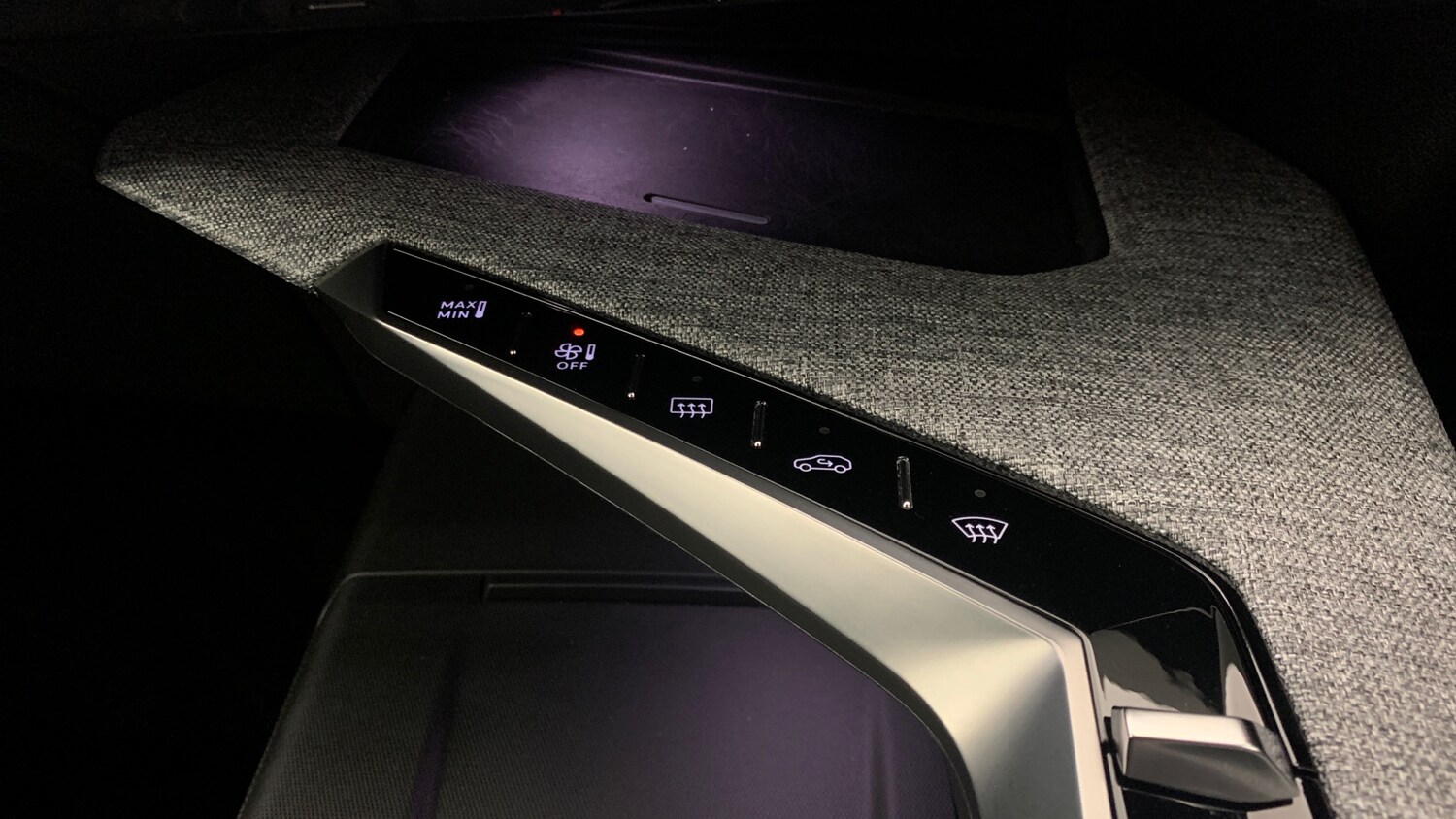 Used Peugeot 3008 2024 for sale - 76110243: Photo 31