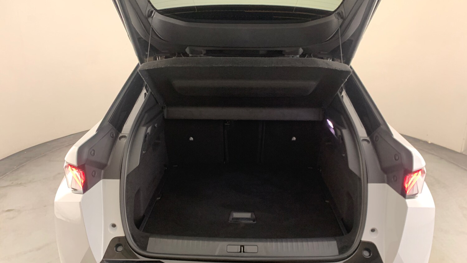 Used Peugeot 3008 2024 for sale - 76110243: Photo 5