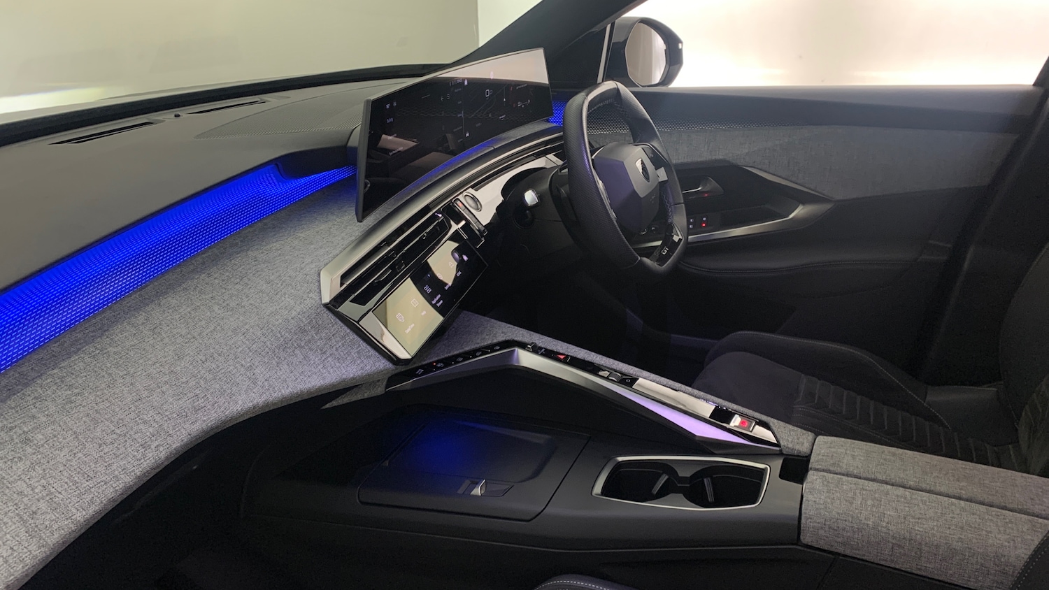 Used Peugeot 3008 2024 for sale - 77412773: Photo 2