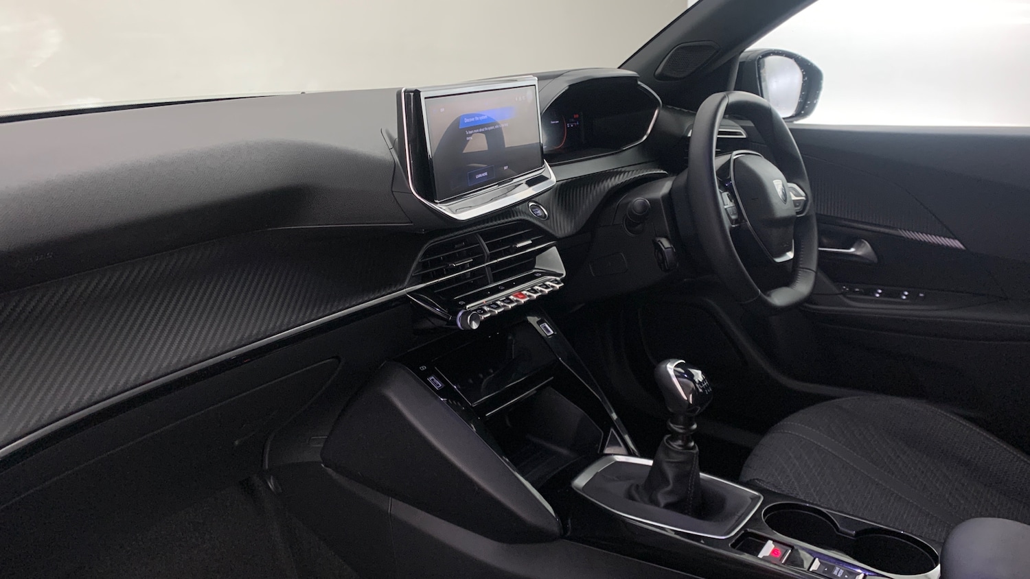 Used Peugeot 2008 2024 for sale - 76359107: Photo 2