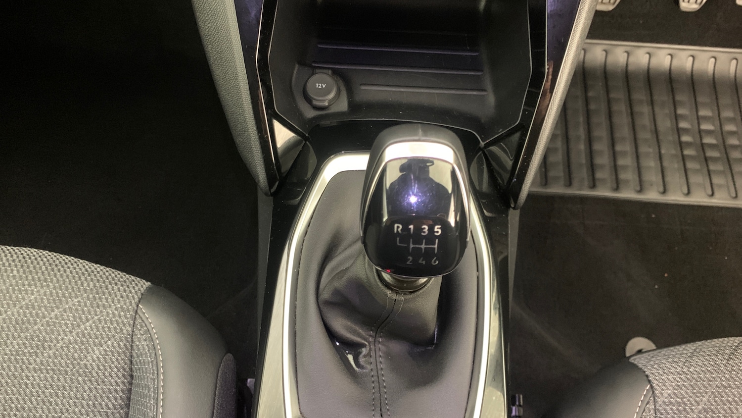 Used Peugeot 2008 2024 for sale - 76359107: Photo 31