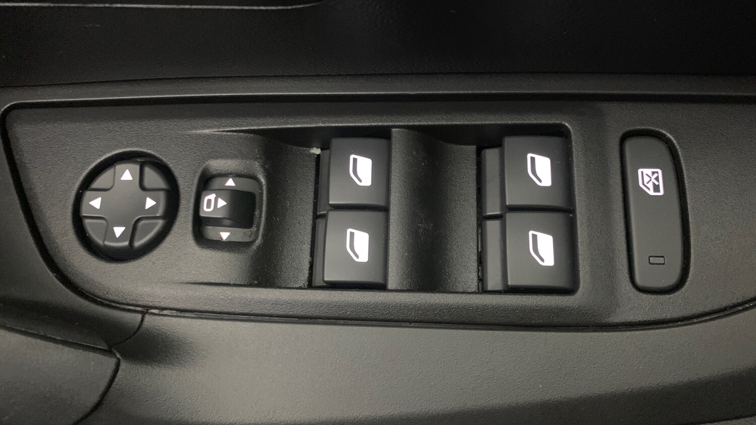 Used Peugeot 2008 2024 for sale - 76359107: Photo 38