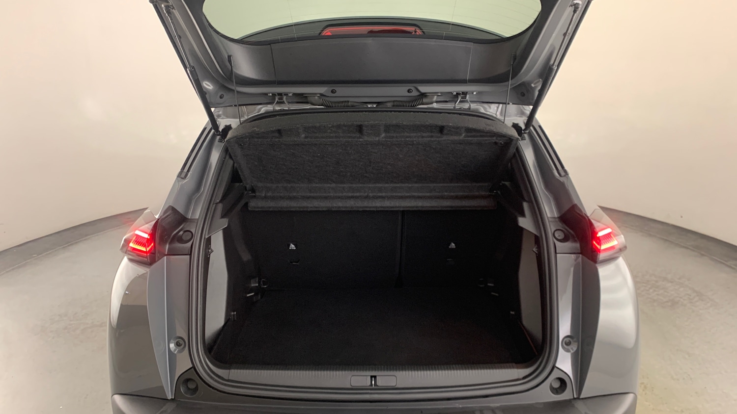 Used Peugeot 2008 2024 for sale - 76359107: Photo 5