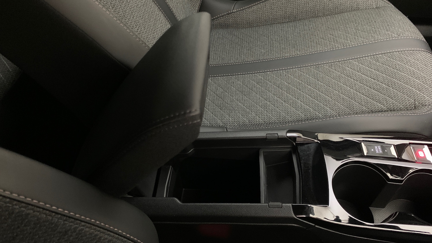 Used Peugeot 2008 2024 for sale - 78087706: Photo 57