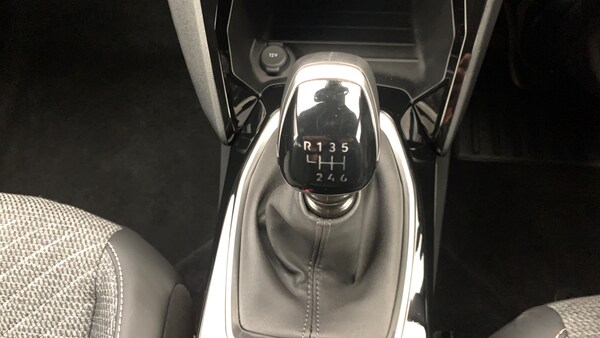 Used Peugeot 2008 2024 for sale - 76110247: Photo 31