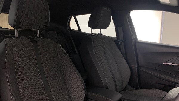 Used Peugeot 2008 2024 for sale - 76110247: Photo 41