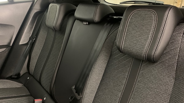 Used Peugeot 2008 2024 for sale - 76110247: Photo 8