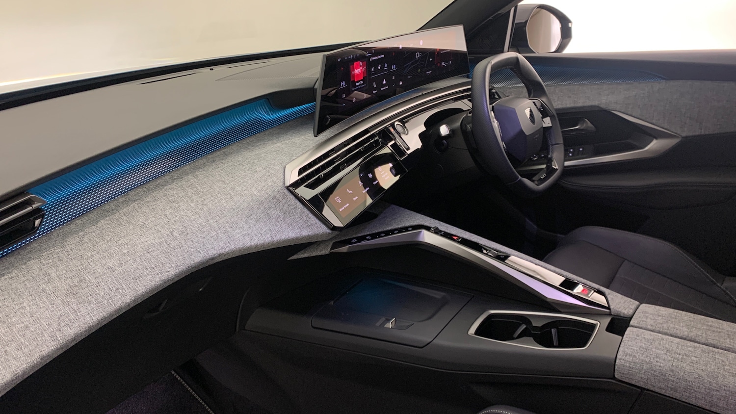 Used Peugeot 3008 2025 for sale - 76474395: Photo 2