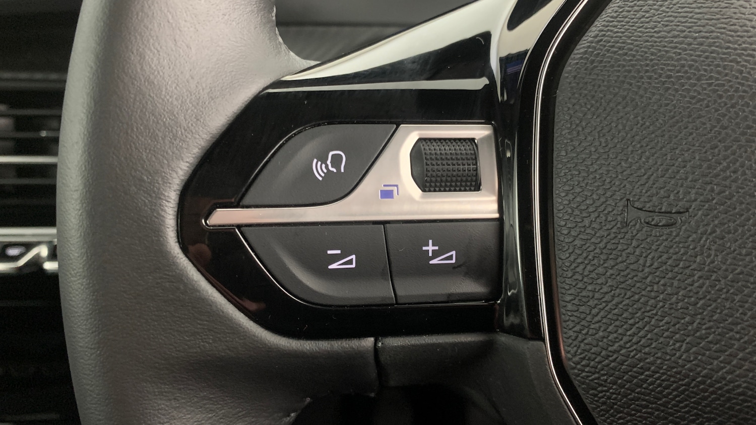 Used Peugeot 2008 2024 for sale - 77042350: Photo 19