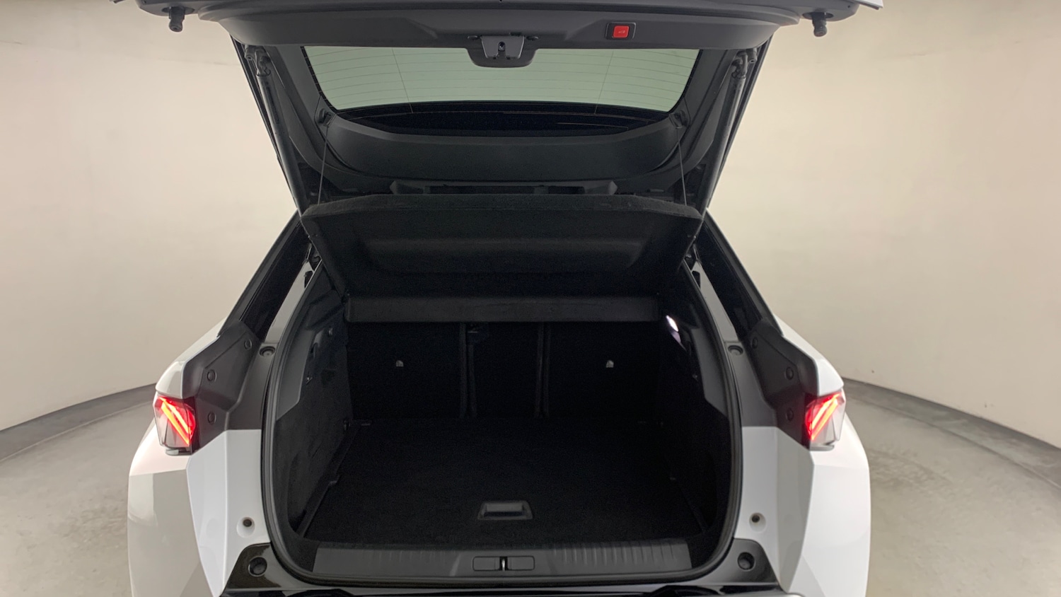 Used Peugeot 3008 2024 for sale - 76966131: Photo 5