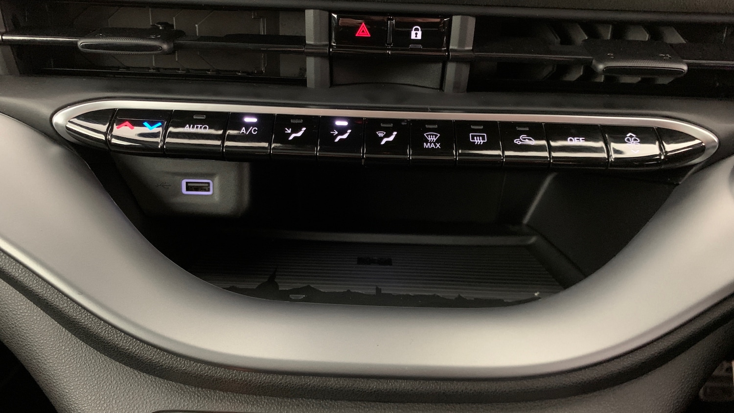 Used Abarth 500 2024 for sale - 76350389: Photo 32