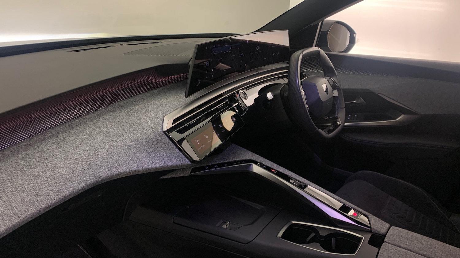 Used Peugeot 5008 2024 for sale - 76966105: Photo 2