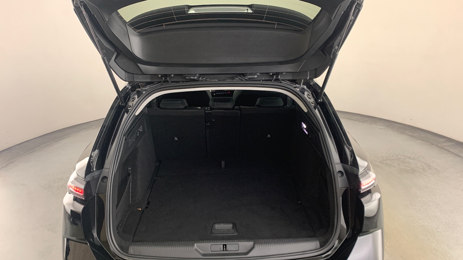 Used Peugeot 308 2024 for sale - 76966104: Photo 5