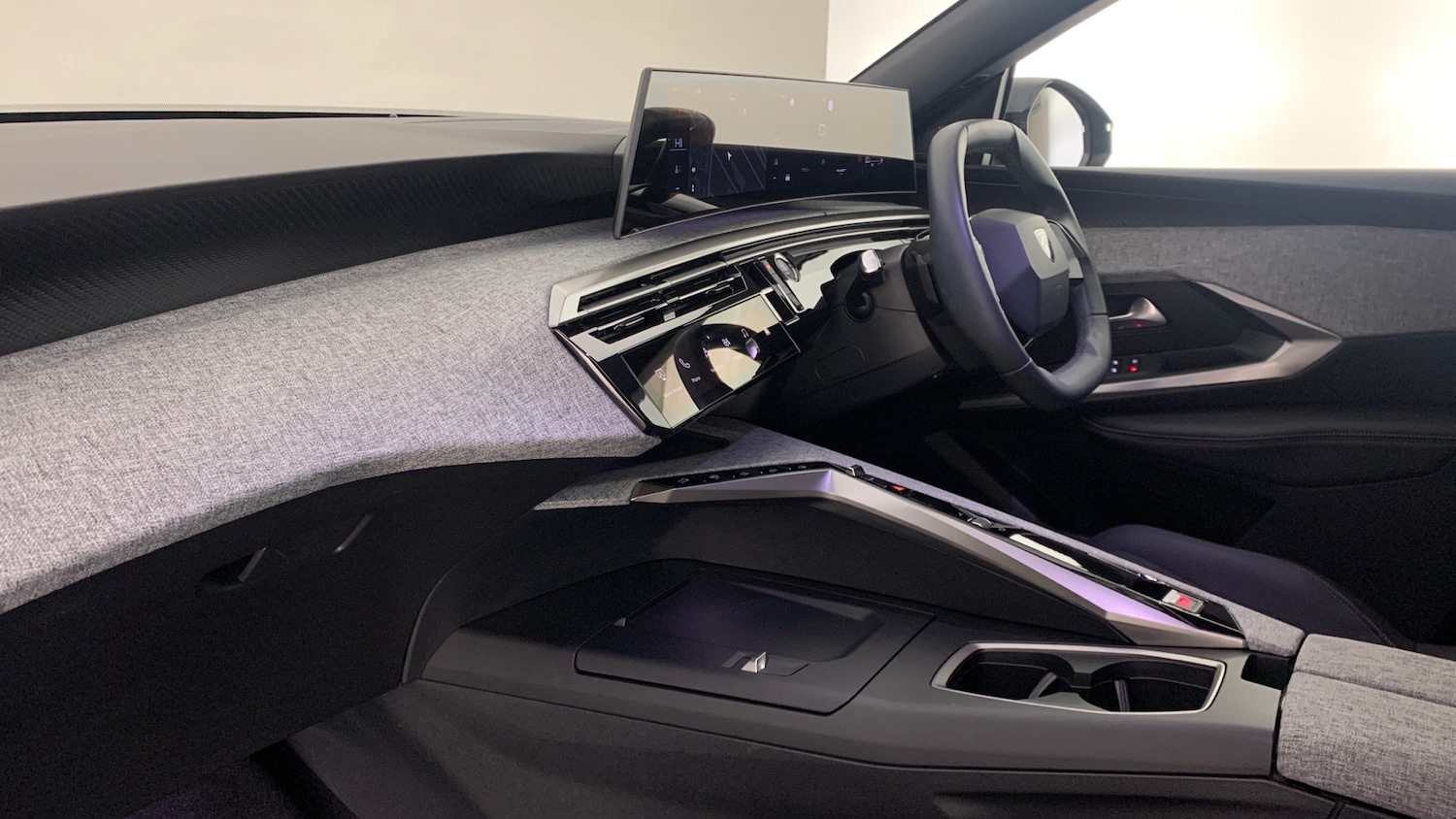 Used Peugeot 3008 2024 for sale - 76216490: Photo 2