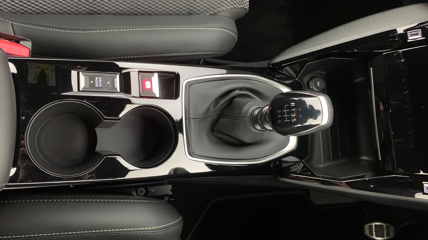 Used Peugeot 208 2024 for sale - 76086012: Photo 32