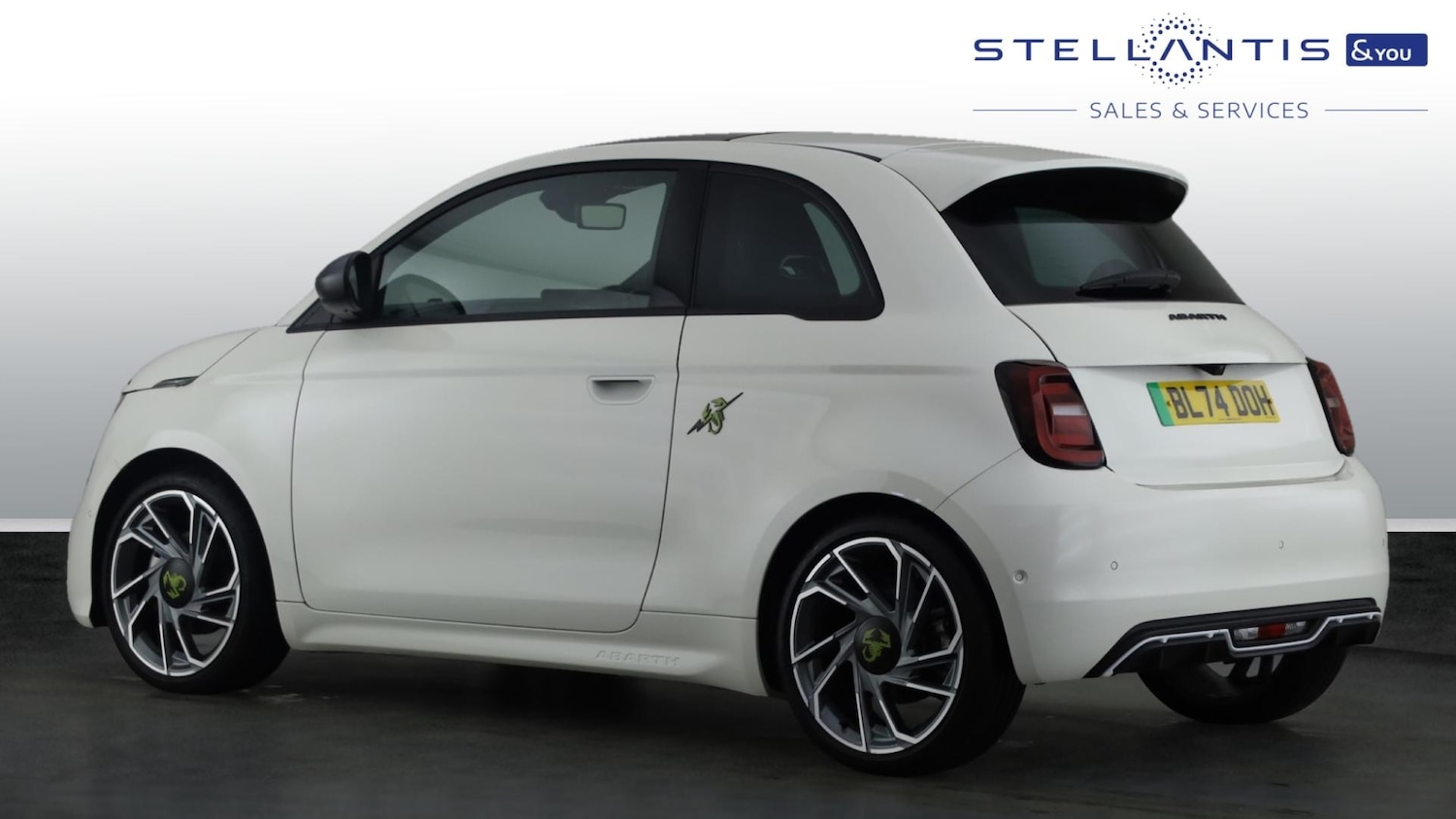 Used Abarth 500 2024 for sale - 76825733: Photo 3