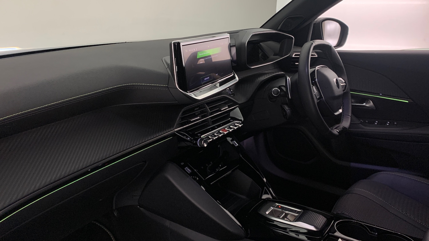 Used Peugeot 2008 2024 for sale - 76389556: Photo 2