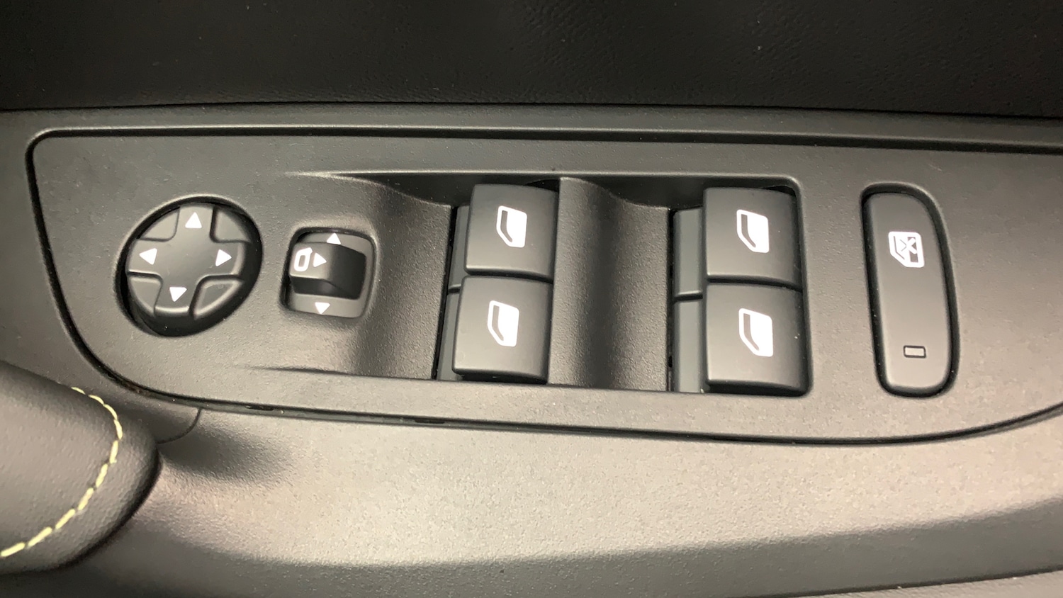 Used Peugeot 2008 2024 for sale - 76389556: Photo 37