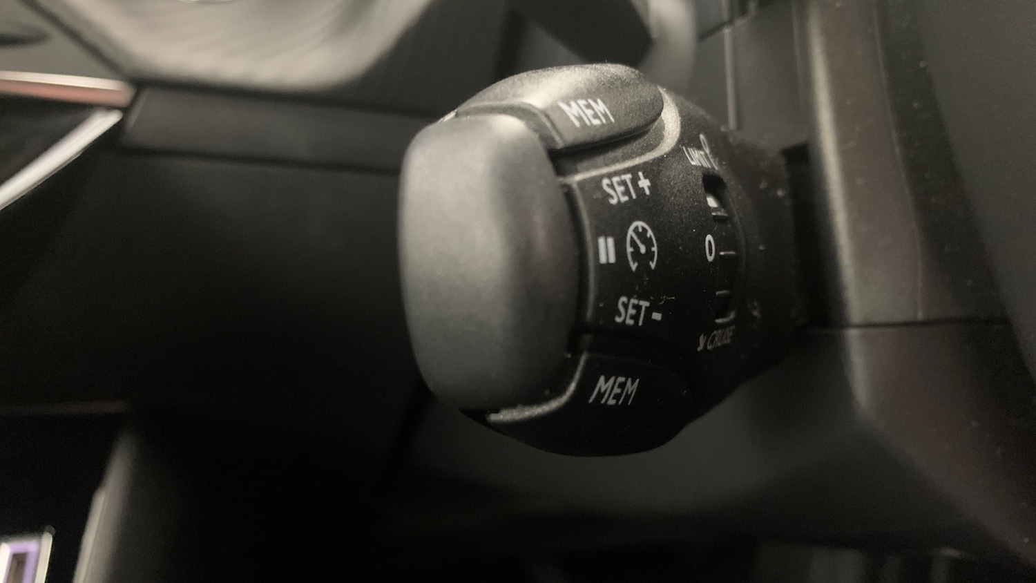 Used Peugeot 2008 2023 for sale - 76389579: Photo 38