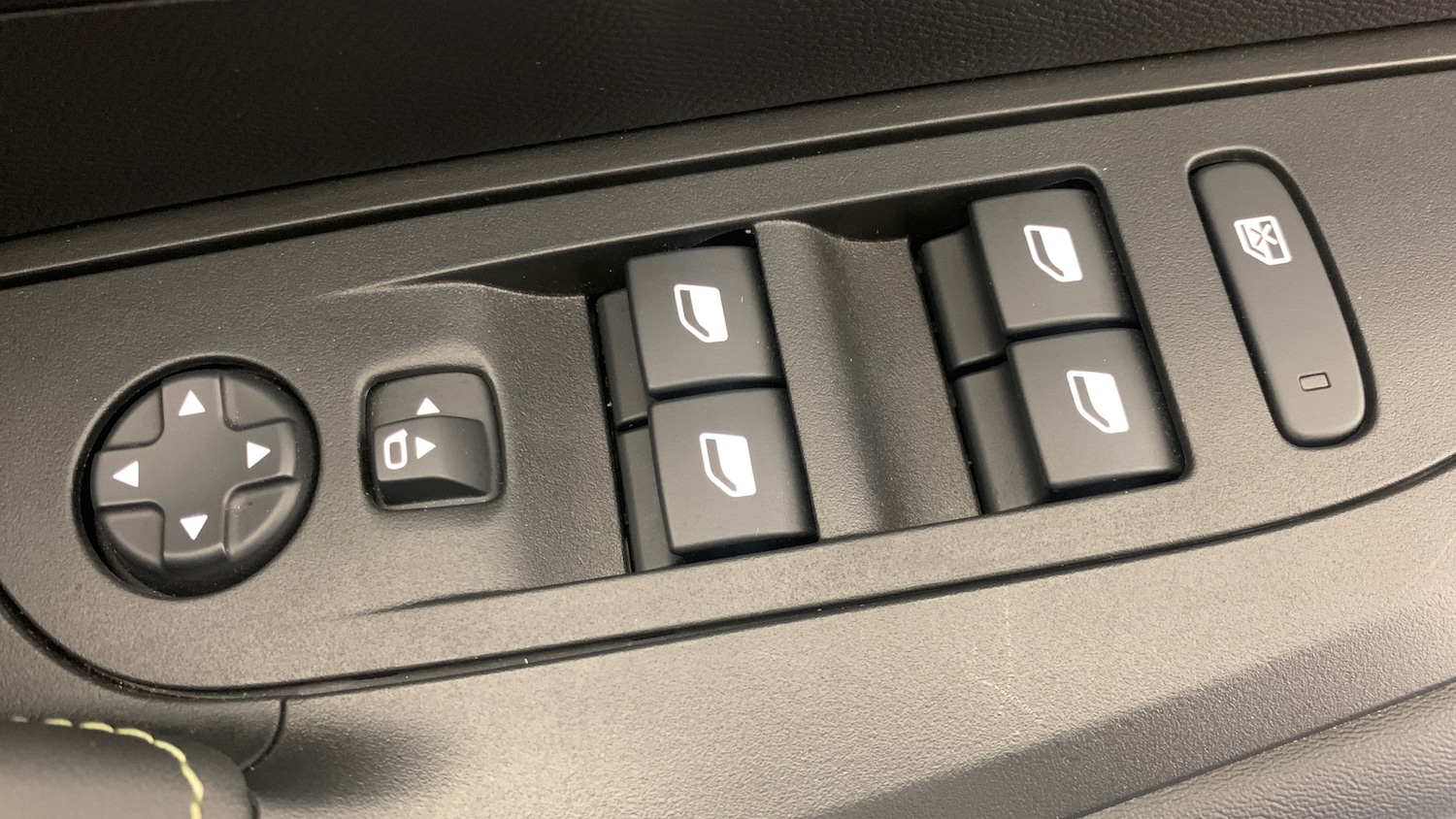 Used Peugeot 2008 2023 for sale - 76389579: Photo 39