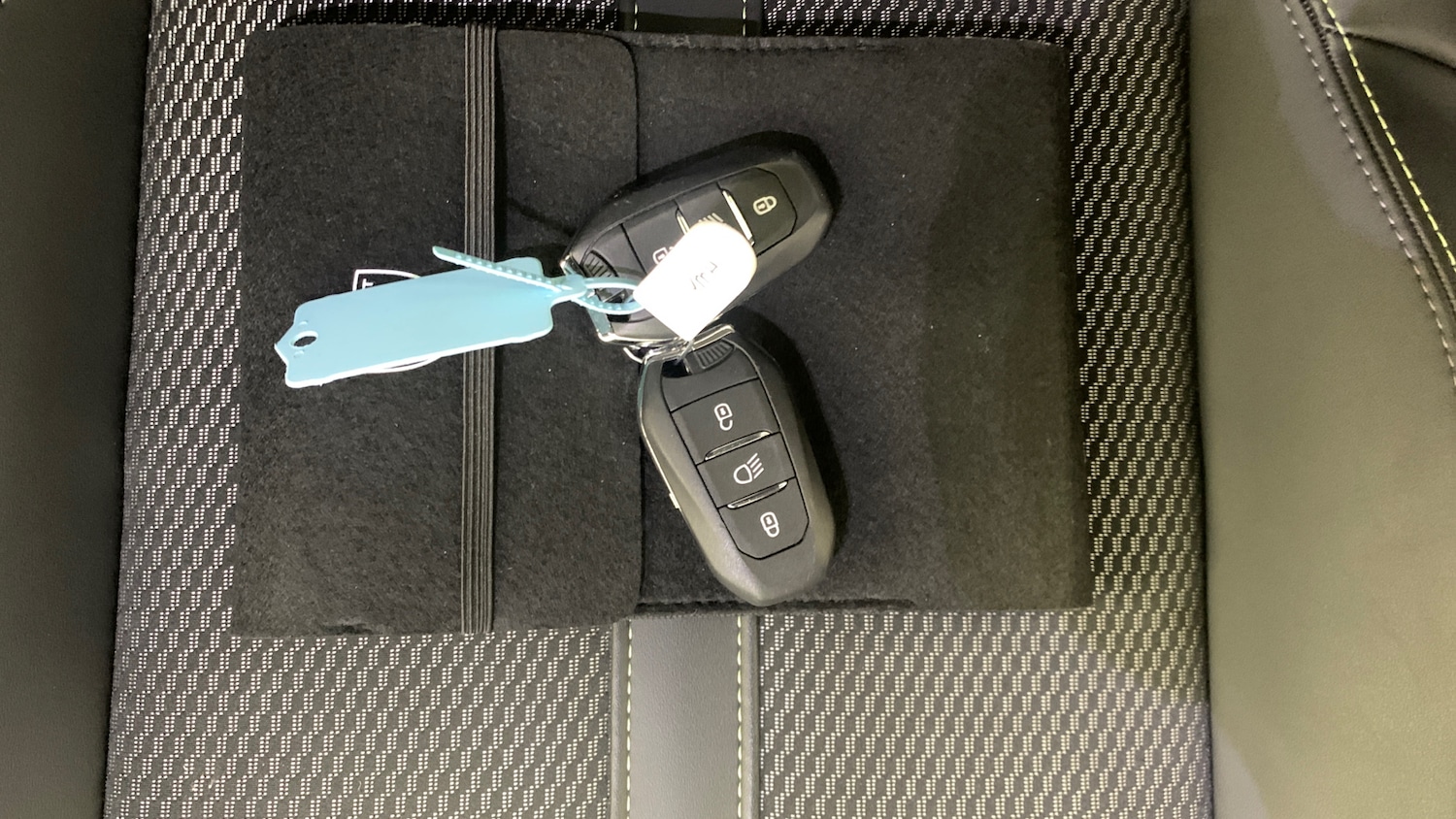 Used Peugeot 2008 2023 for sale - 76389579: Photo 43