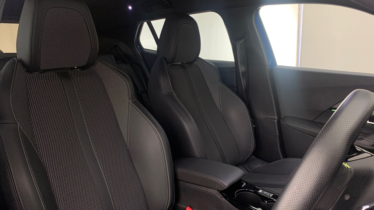 Used Peugeot 2008 2023 for sale - 76389579: Photo 45