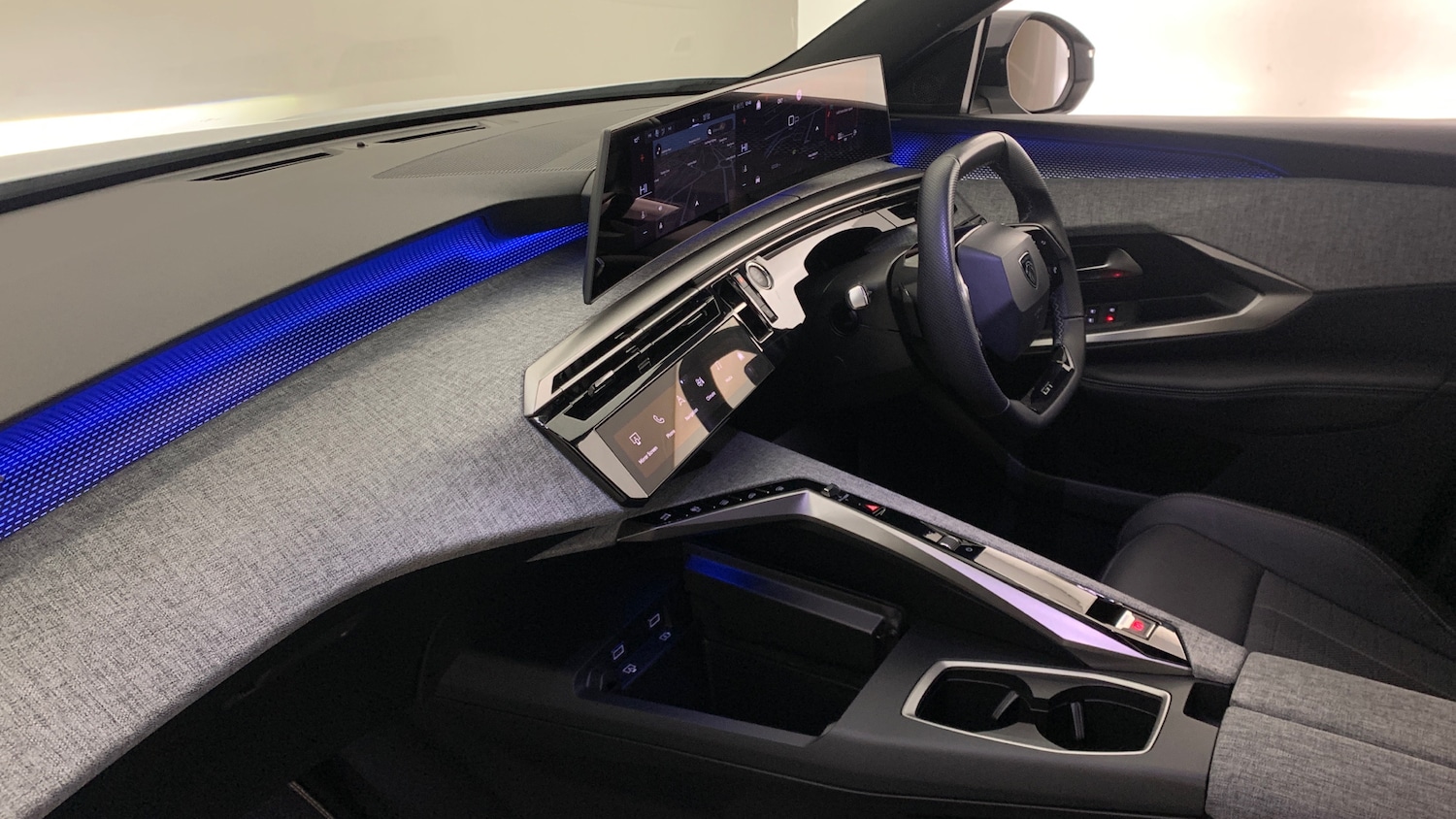 Used Peugeot 5008 2025 for sale - 77332393: Photo 2