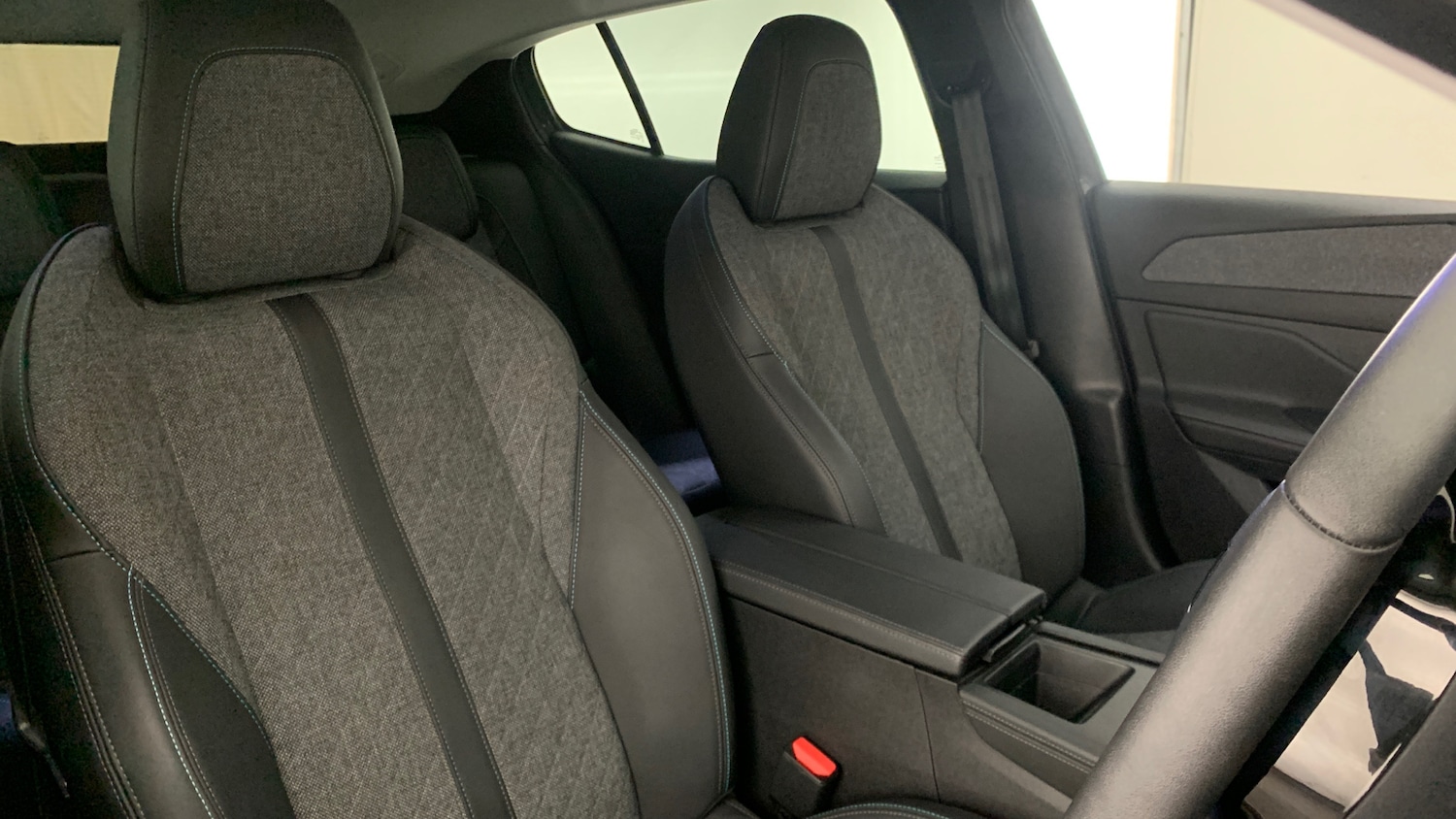 Used Peugeot 408 2024 for sale - 77067386: Photo 45