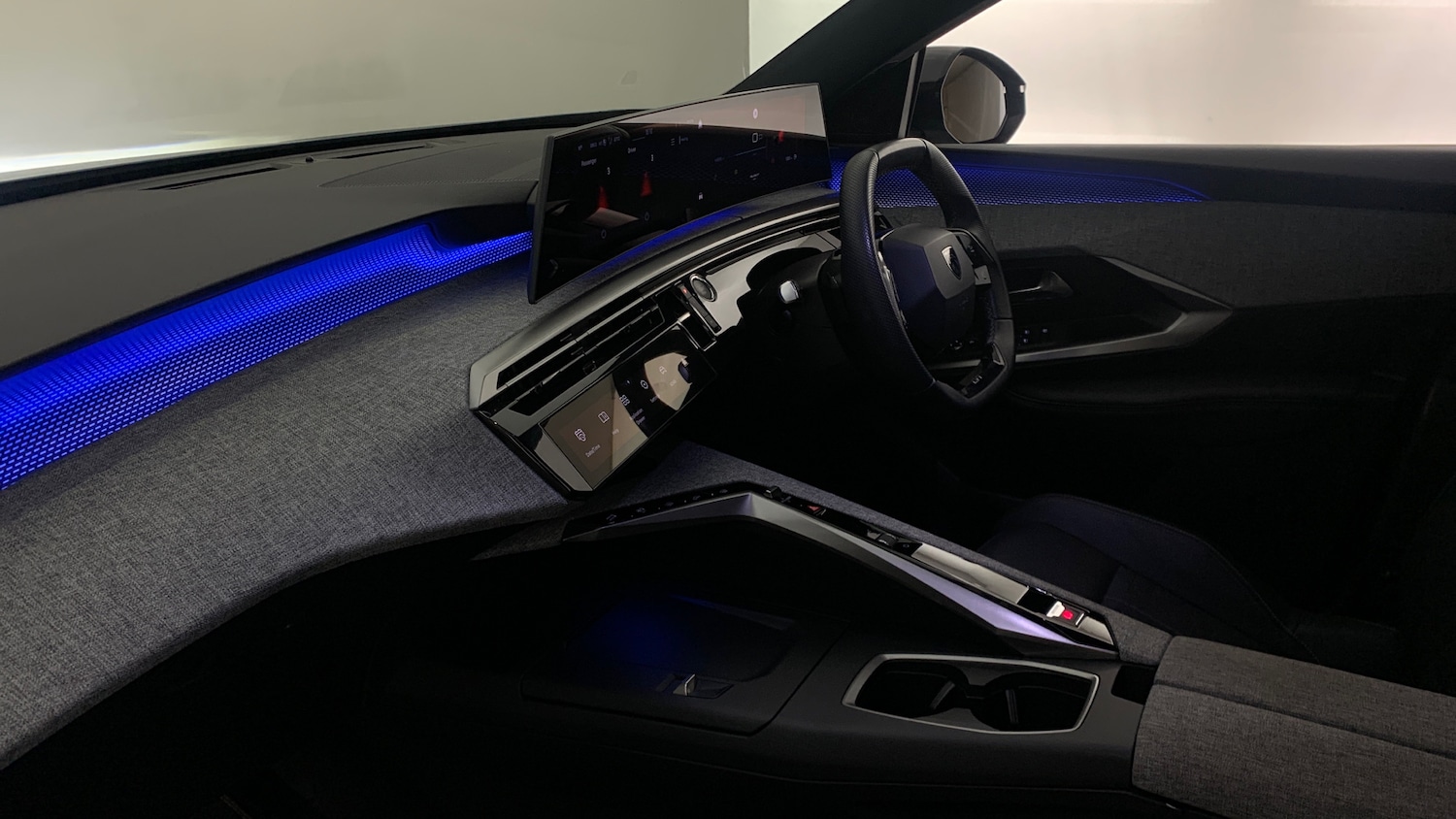 Used Peugeot 3008 2025 for sale - 77132430: Photo 2