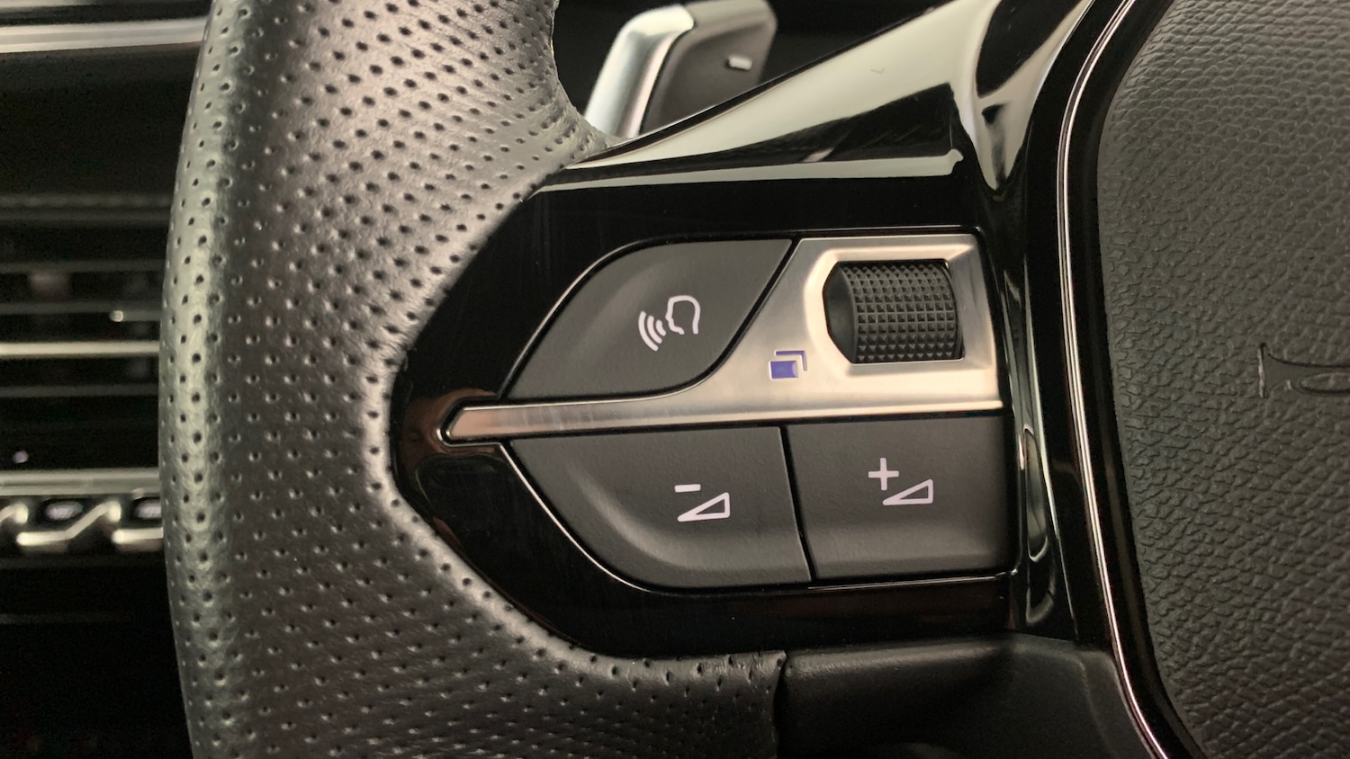 Used Peugeot 2008 2023 for sale - 76389553: Photo 19