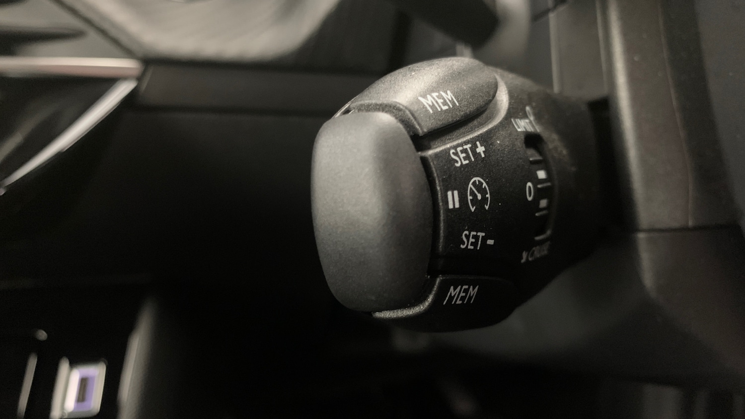 Used Peugeot 2008 2023 for sale - 76389553: Photo 38