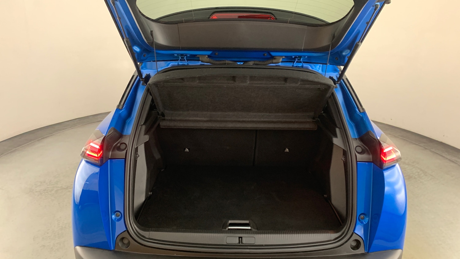 Used Peugeot 2008 2023 for sale - 76389553: Photo 5