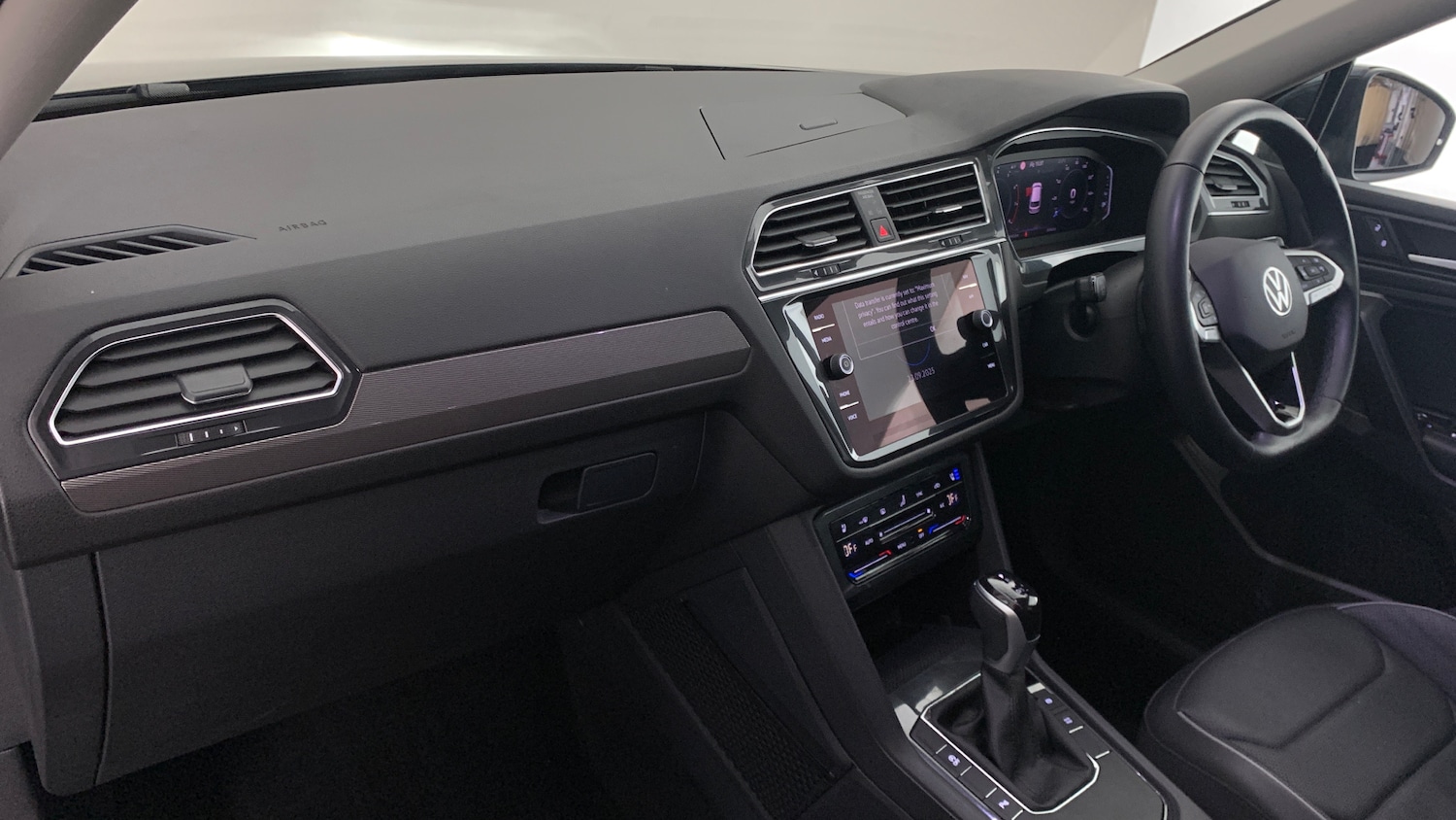 Used Volkswagen Tiguan Allspace 2023 for sale - 76073669: Photo 2