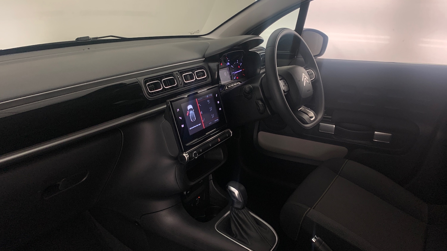 Used Citroen C3 2024 for sale - 76486435: Photo 2