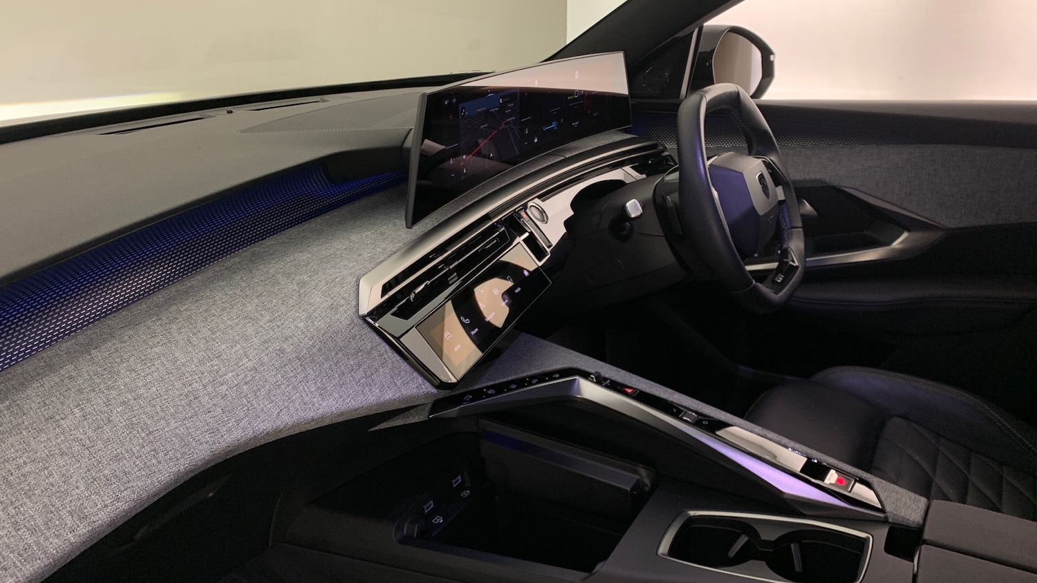 Used Peugeot 3008 2024 for sale - 76400062: Photo 2